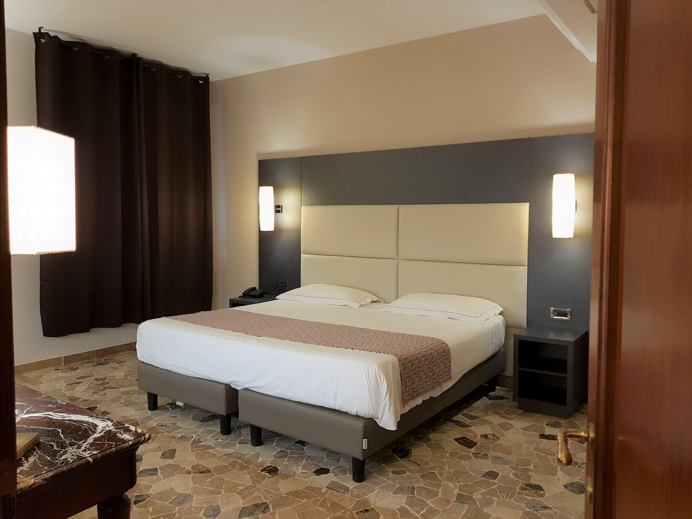 Astra Hotel Ferrara Dış mekan fotoğraf