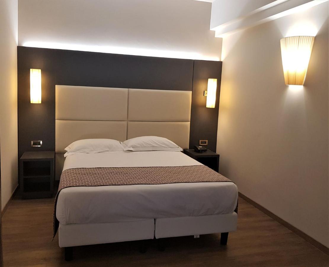 Astra Hotel Ferrara Dış mekan fotoğraf