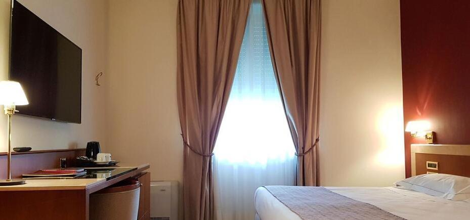 Astra Hotel Ferrara Dış mekan fotoğraf